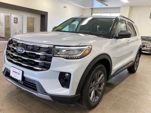 New 2026 Ford Explorer Active w/ Active Comfort Package image 4