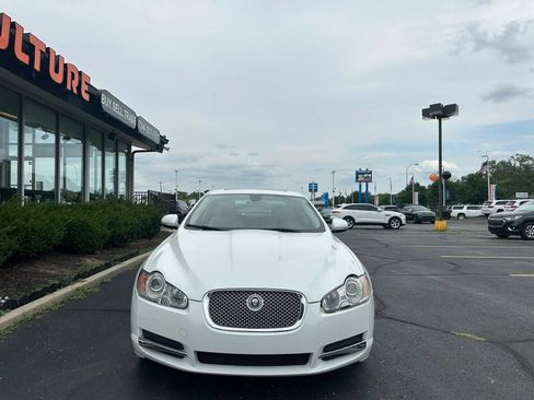 Used 2011 Jaguar XF RWD image 2