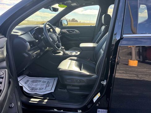 Used 2022 Chevrolet Traverse Premier image 19