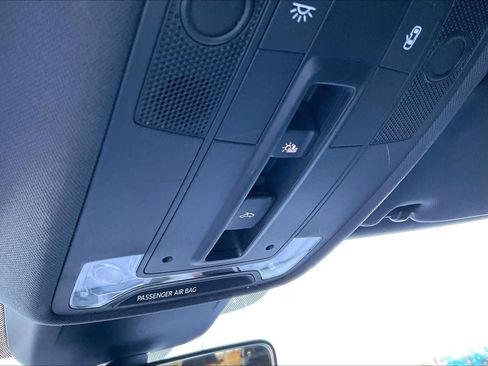 Used 2020 Audi Q3 2.0T Premium w/ Convenience Package image 31