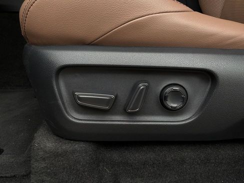 Used 2026 Toyota 4Runner Limited AWD/4WD image 12