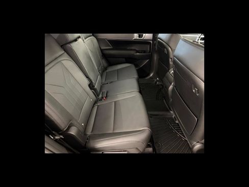 Used 2025 Hyundai Santa Fe SEL FWD image 18