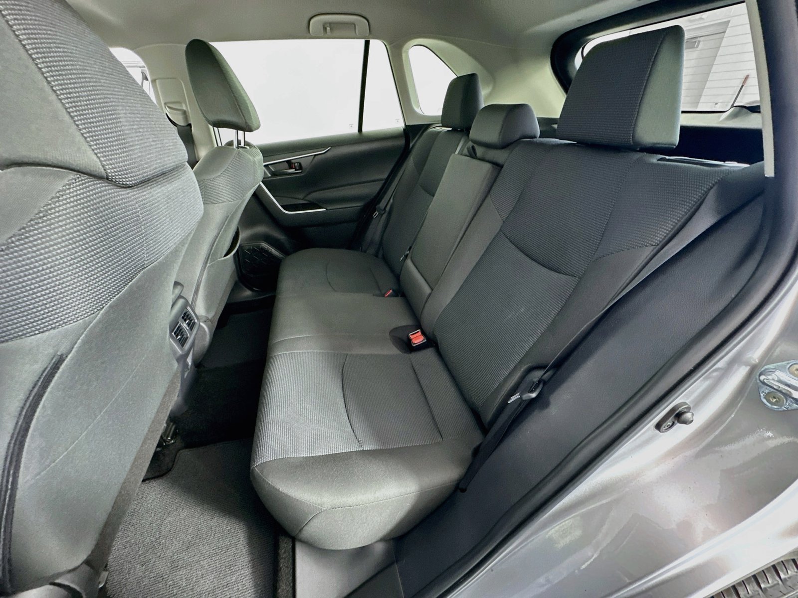 Used 2025 Toyota RAV4 LE FWD image 28