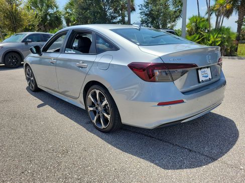 Used 2025 Honda Civic Sport image 4