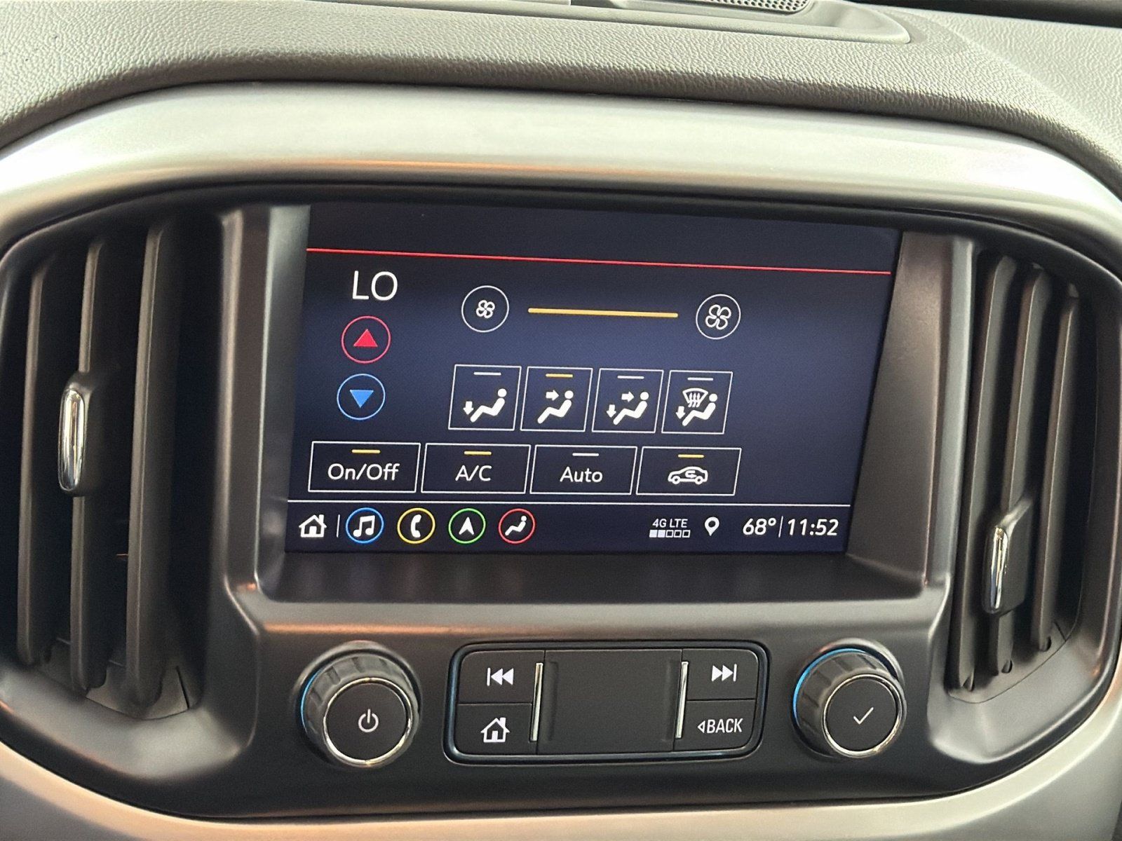 Used 2022 Chevrolet Colorado ZR2 AWD/4WD image 21