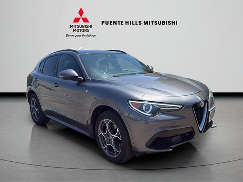 Used 2023 Alfa Romeo Stelvio Ti AWD/4WD image 3