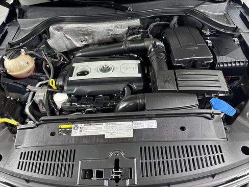 Used 2014 Volkswagen Tiguan S image 24