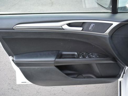 Used 2017 Ford Fusion S w/ Equipment Group 101A image 9