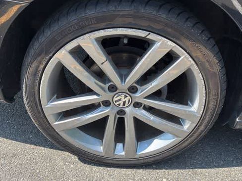 Used 2017 Volkswagen Passat 1.8T R-Line FWD image 14