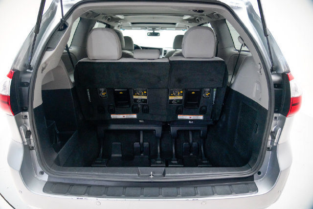 Used 2017 Toyota Sienna Limited w/ Outdoor Package AWD/4WD image 11