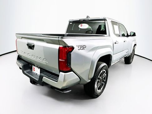 Used 2025 Toyota Tacoma TRD Sport AWD/4WD image 3