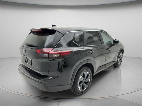 Used 2025 Nissan Rogue SV AWD/4WD image 4