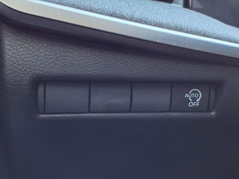 Used 2025 Nissan Kicks SV w/ Illumination Package image 23