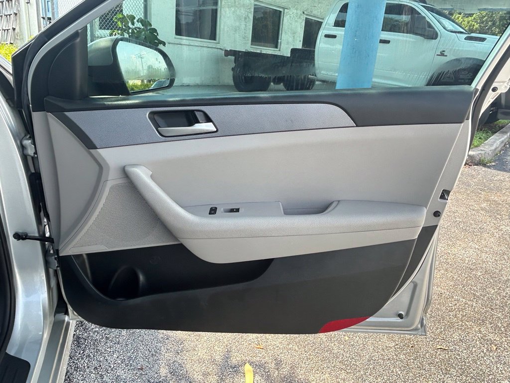 Used 2018 Hyundai Sonata SE FWD image 26