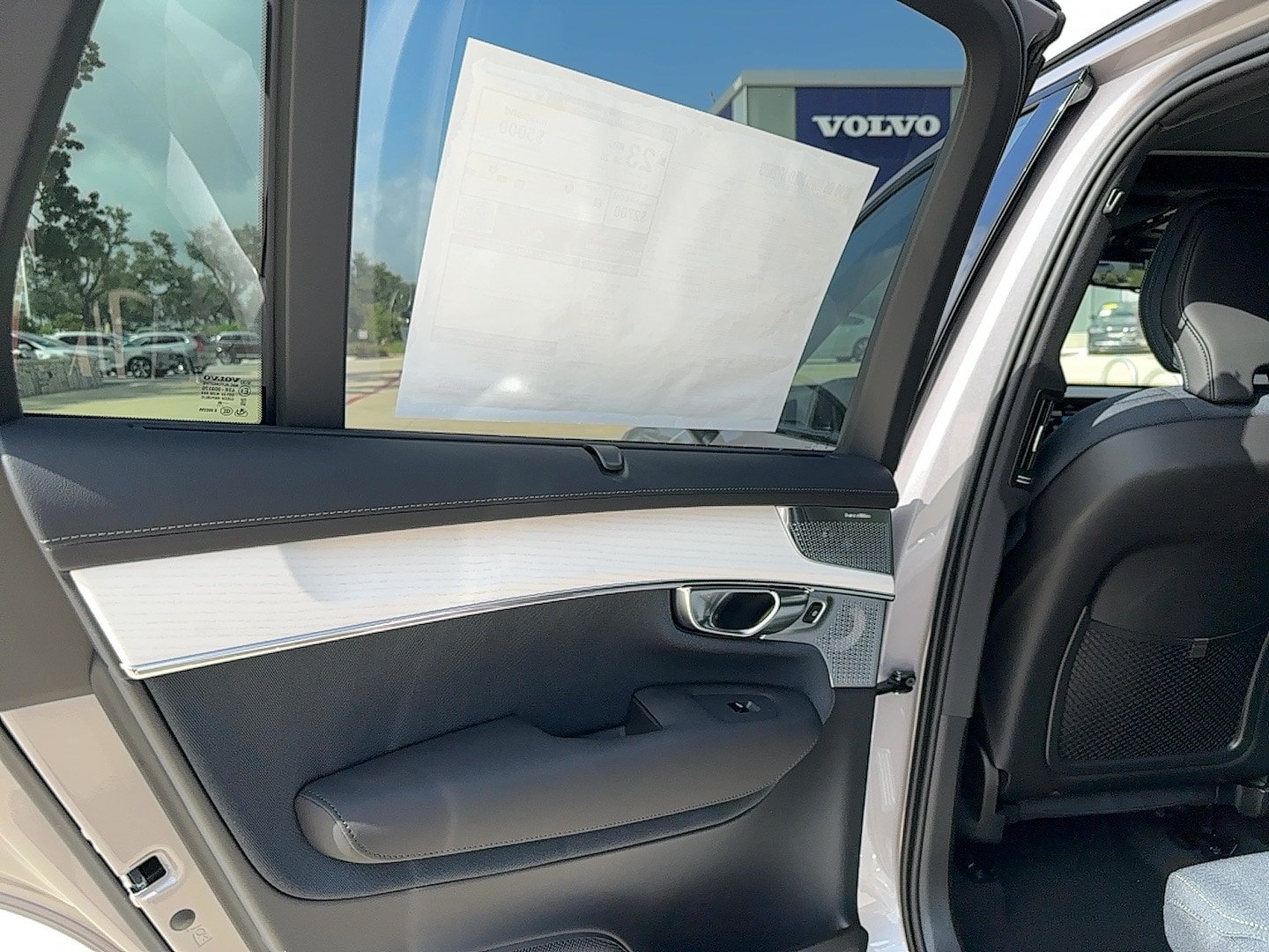 Used 2026 Volvo XC90 B6 Ultra w/ Protection Package Premier AWD/4WD image 15