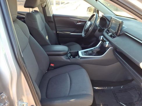 Used 2019 Toyota RAV4 XLE image 11