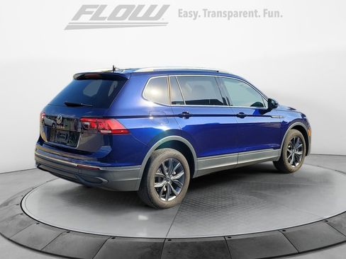 Certified 2022 Volkswagen Tiguan SE image 7
