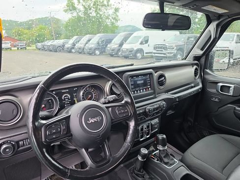Used 2021 Jeep Wrangler Unlimited Sport AWD/4WD image 9