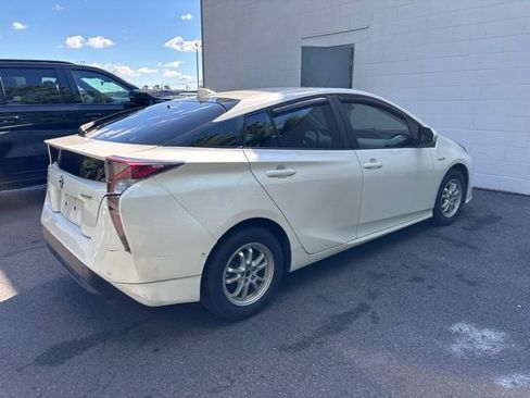 Used 2018 Toyota Prius Two w/ Prius Two Safety Plus Package FWD image 4