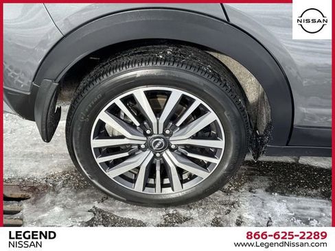 Used 2023 Nissan Kicks SV w/ Exterior Package image 5