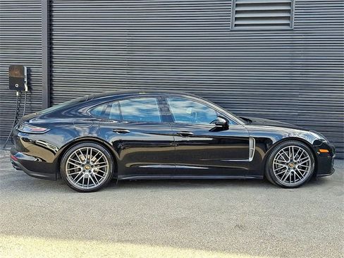 Used 2023 Porsche Panamera 4 Platinum Edition image 8