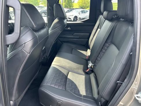 Used 2024 Toyota Tacoma TRD Sport AWD/4WD image 18