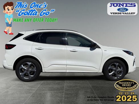Used 2023 Ford Escape ST-Line w/ Tech Pack #1 AWD/4WD image 8