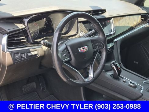 Used 2021 Cadillac XT6 Premium Luxury FWD image 32
