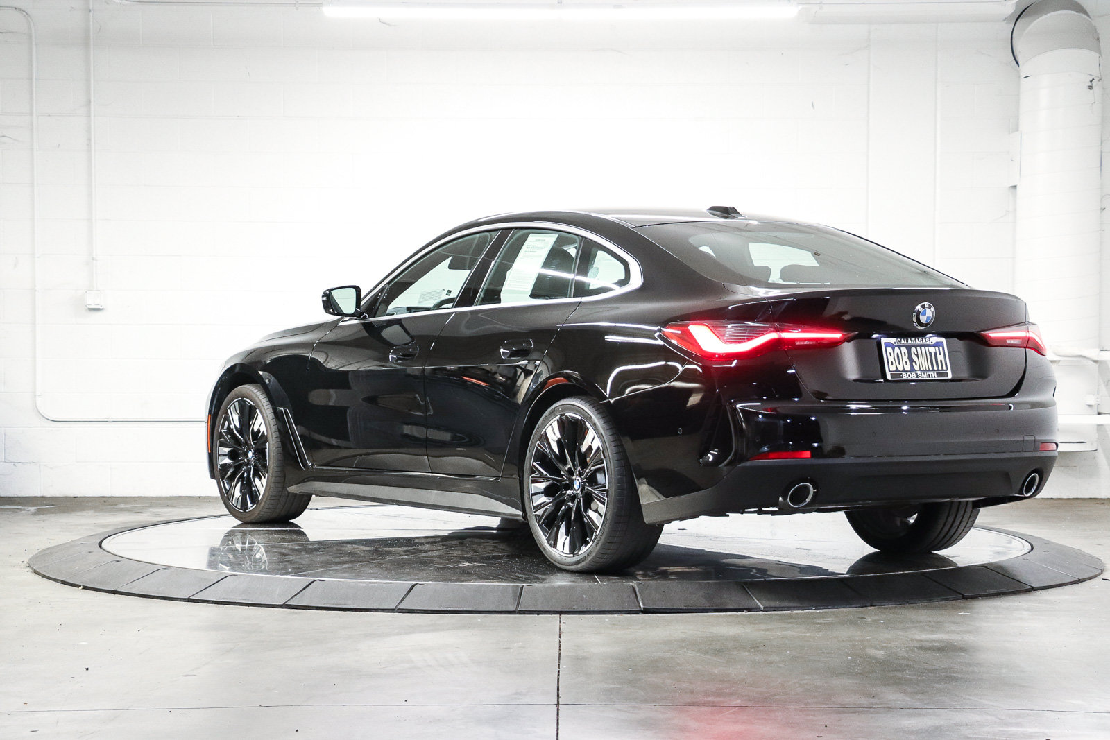 Used 2026 BMW 430i w/ Premium Package RWD image 4
