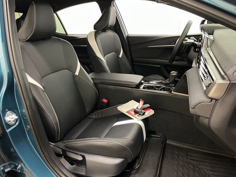 Used 2025 Toyota Camry SE image 35