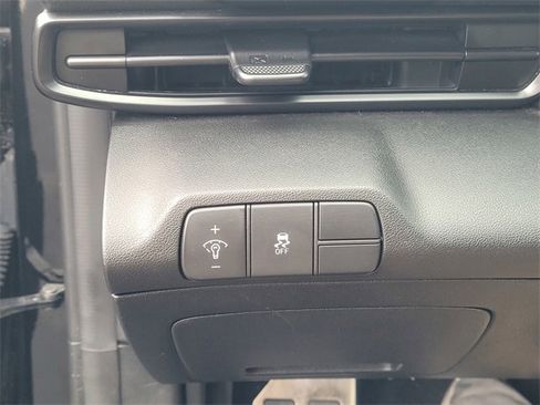 Used 2025 Hyundai Elantra Sport image 25