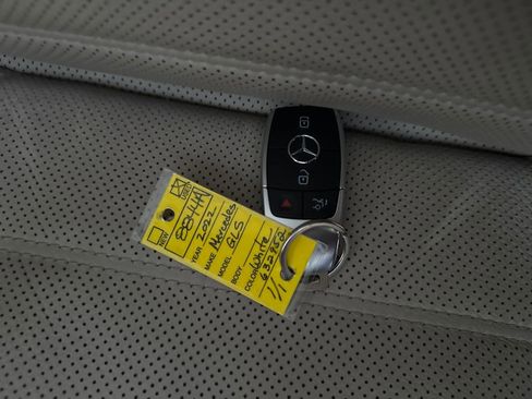 Used 2022 Mercedes-Benz GLS 450 4MATIC image 36