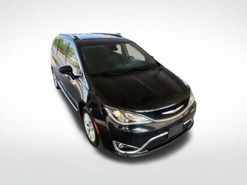 Used 2017 Chrysler Pacifica Touring-L Plus w/ Advanced Safetytec Group FWD image 35