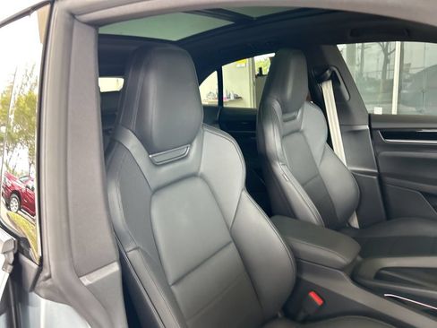 Used 2025 Porsche Macan Electric RWD image 21