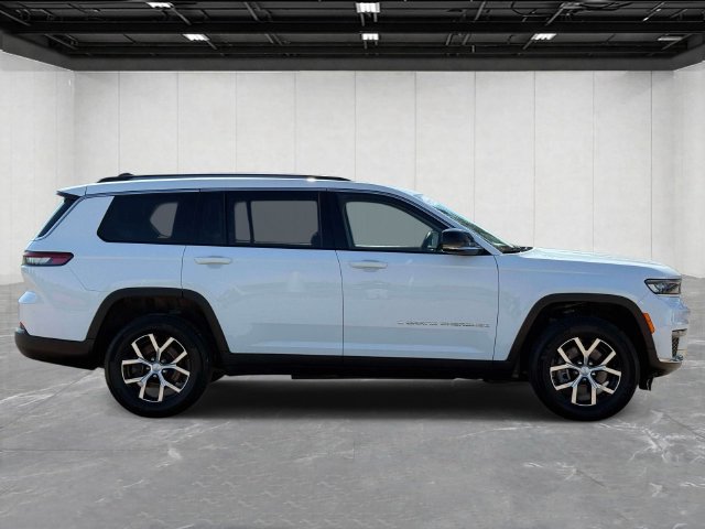 Used 2023 Jeep Grand Cherokee L Limited AWD/4WD image 6