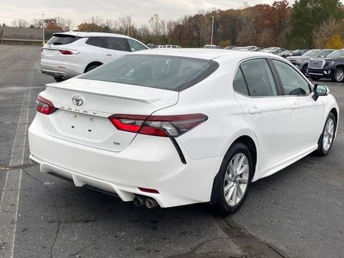 Used 2023 Toyota Camry SE image 4