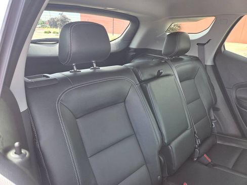 Used 2024 GMC Terrain SLT AWD/4WD image 43