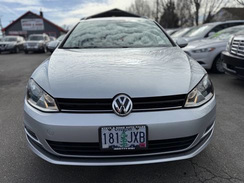 Used 2016 Volkswagen Golf S image 5