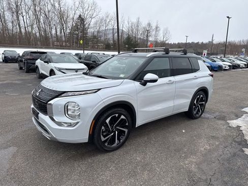 Used 2024 Mitsubishi Outlander SEL image 31