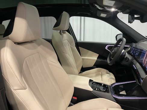 Certified 2025 BMW X3 xDrive30i w/ Convenience Package image 15