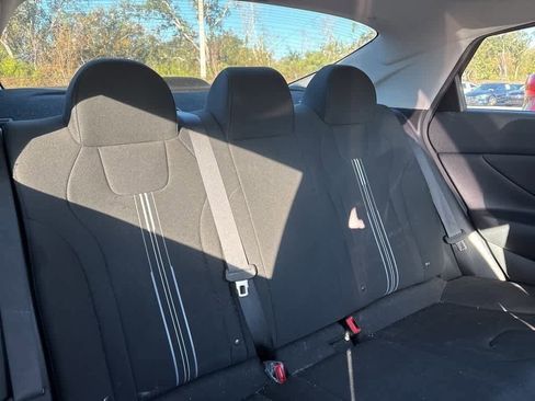 Used 2023 Hyundai Elantra SEL w/ Convenience Package image 8