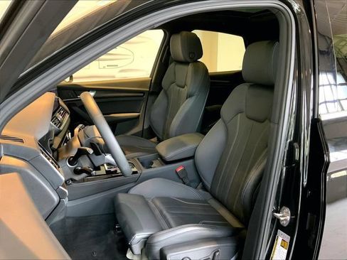 Certified 2025 Audi Q5 2.0T Premium Plus w/ Premium Plus Package AWD/4WD image 5