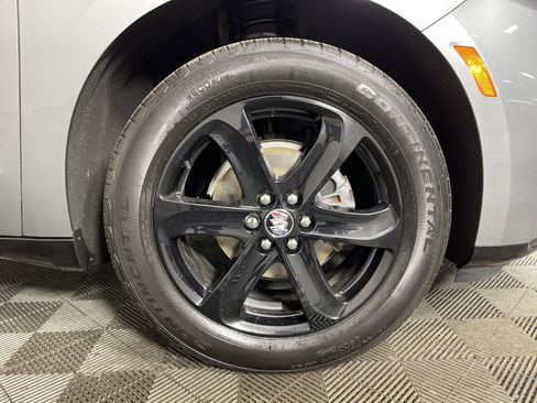 Used 2023 Buick Enclave Essence w/ Sport Touring Edition image 7