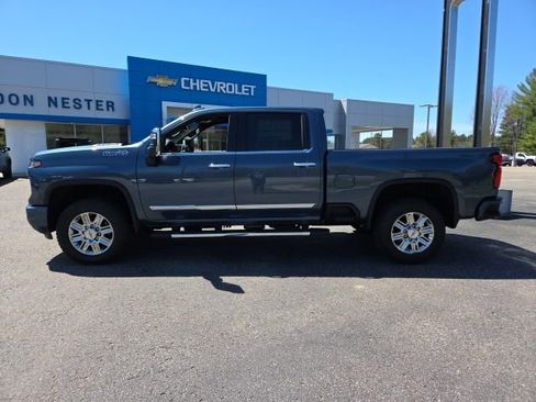 New 2026 Chevrolet Silverado 2500 High Country w/ Z71 Off-Road Package AWD/4WD image 4