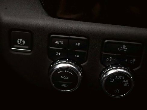 New 2025 GMC Sierra 1500 SLE image 24