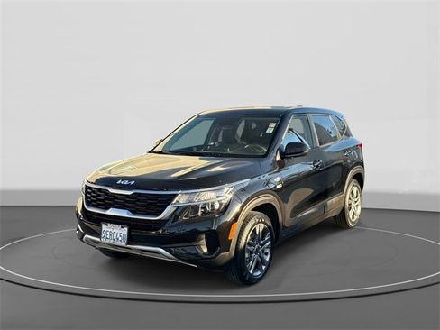 Used 2022 Kia Seltos LX image 3