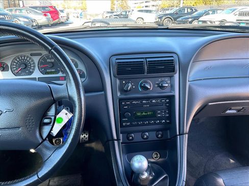 Used 2004 Ford Mustang Mach 1 RWD image 18