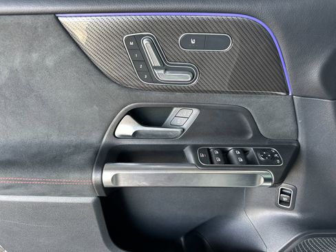 Certified 2022 Mercedes-Benz GLB 250 image 12