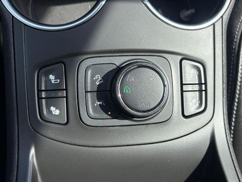 Used 2023 GMC Terrain SLT w/ LPO, Floor Liner Package AWD/4WD image 18