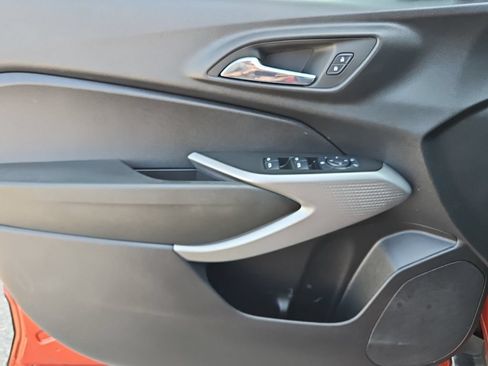 Used 2024 Chevrolet Trax RS w/ Sunroof Package FWD image 24